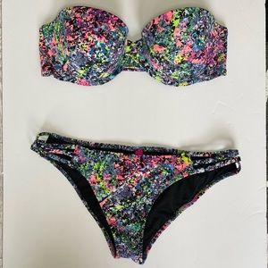 Victoria’s Secret | Splatter Bikini Bottom | Size Medium